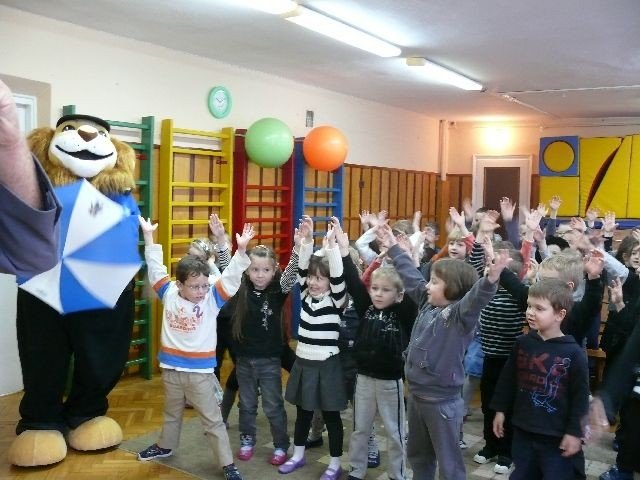 bez-zagrozen-pod-policyjnym-parasolem-24709