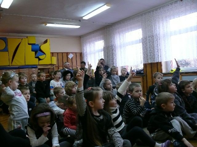 bez-zagrozen-pod-policyjnym-parasolem-24709