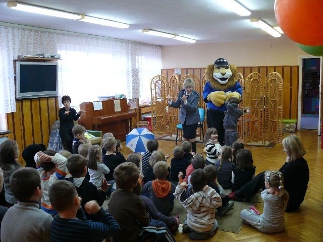 bez-zagrozen-pod-policyjnym-parasolem-24709