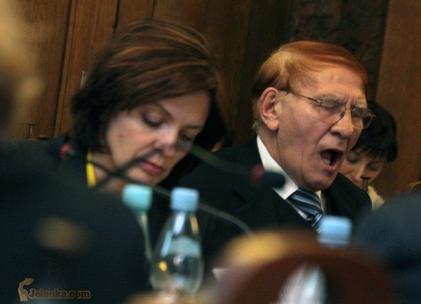 o-pieniadzach-z-ironia-i-pieprzeniem-24736