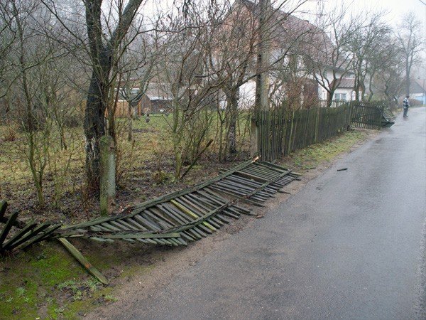 przepili-zasiek-i-zdemolowali-wies-24779