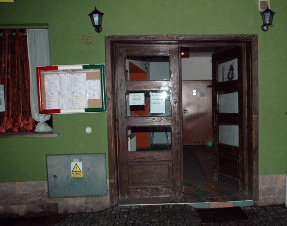 autem-do-pizzerii-po-automat-do-gier-24808