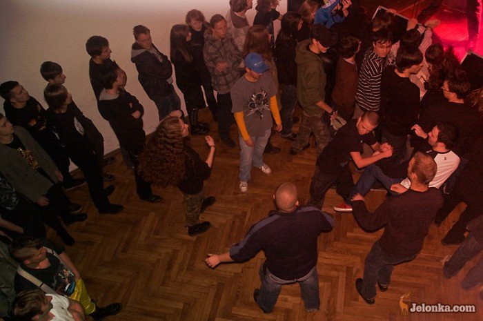 decybele-tylko-dla-fanow-24810