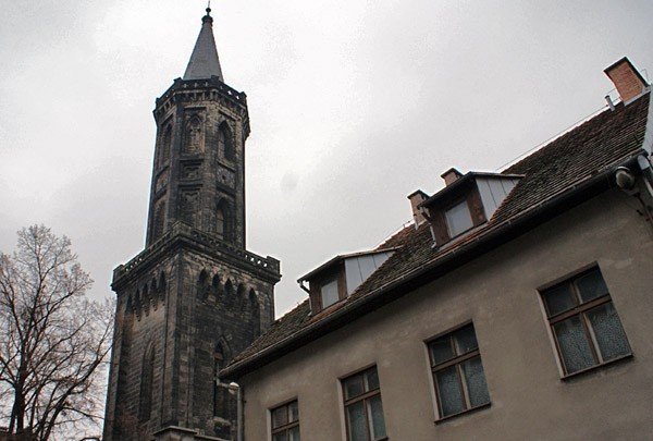 czarna-wieza-odzyskuje-swietnosc-24833