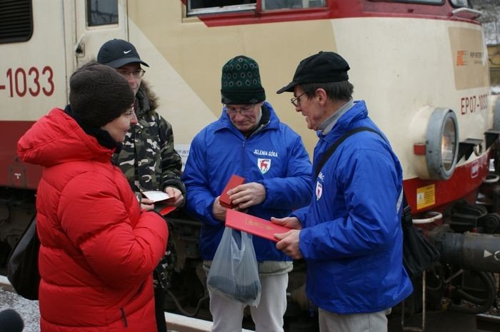 uczcili-powrot-pociagu-24842