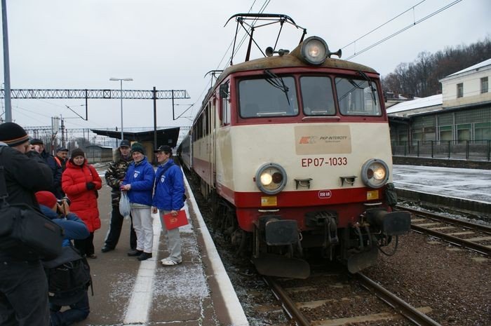 uczcili-powrot-pociagu-24842