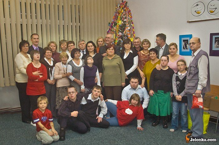 tacy-sami-przy-choince-i-opatku-24988