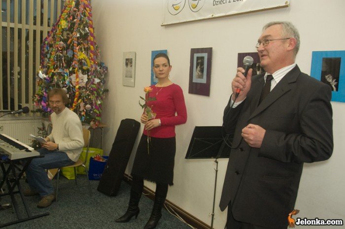 tacy-sami-przy-choince-i-opatku-24988