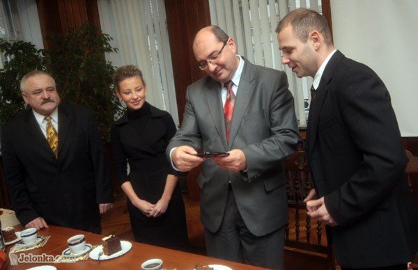 Marcin Wyrostek w miniony poniedziałek podarował swój krążek prezydentowi Markowi Obrębalskiemu.