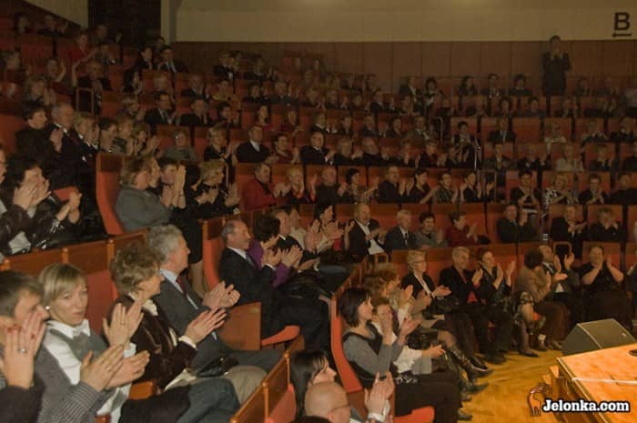 huczna-gala-i-pena-sala-25135