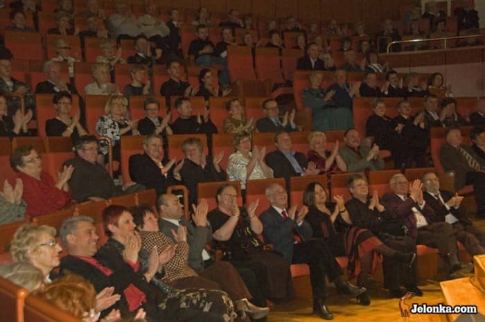 huczna-gala-i-pena-sala-25135