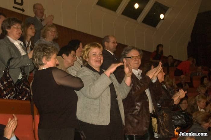huczna-gala-i-pena-sala-25135