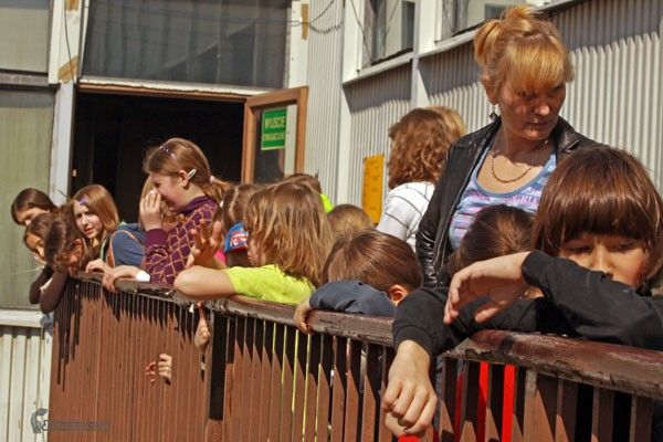 ODK mieści się w obskurnym blaszaku pochodzącym z początku lat 80. XX wieku.