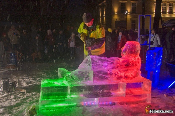 piekno-z-lodu-wykute-25171