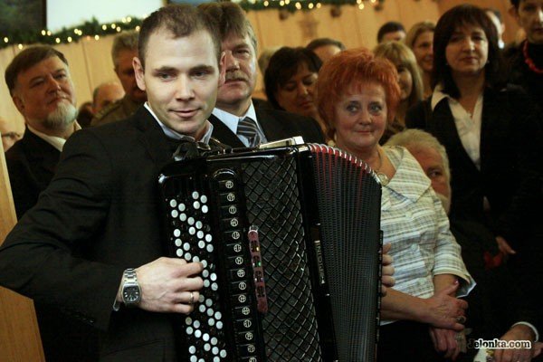 w-nowy-rok-z-akordeonem-i-mioscia-video-25203