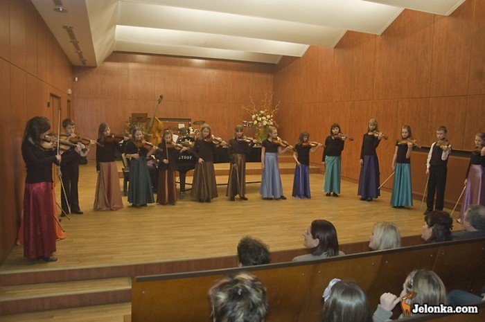 owsiakowe-granie-i-spiewanie-w-filharmonii-25255