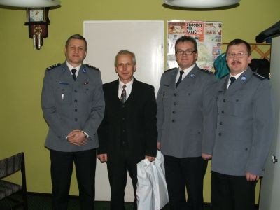 nagrodzony-za-gos-na-dzielnicowego-25414