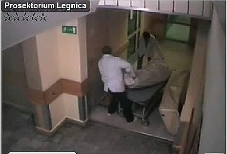 skandal-w-kostnicy-video-25492