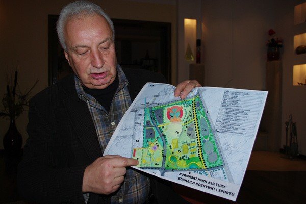 – Nie chcemy wyprowadzać się z Kowar, bo jesteśmy z tym miastem związani. Nowymi zleceniami zajmiemy się tylko wtedy, gdy będziemy do tego zmuszeni. – mówi Marian Piasecki, Honorowy Obywatel Miasta Kowary.