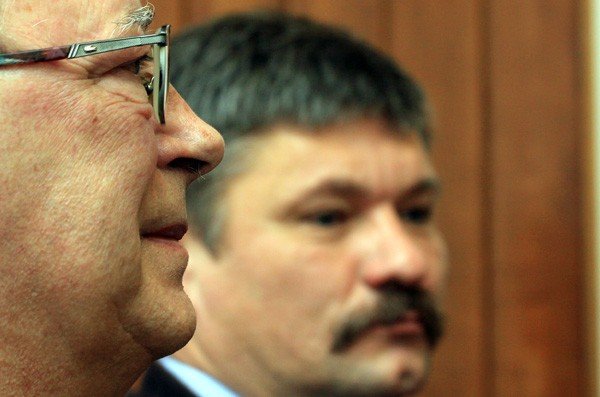 Janusz Nagórny – z lewej. Obok – Jacek Musiał, szef Aeroklubu Jeleniogórskiego