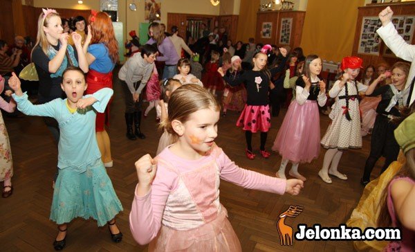 roztanczony-jelonek-w-rytmach-karnawau-video-25674
