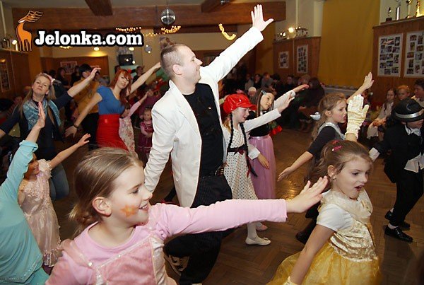 roztanczony-jelonek-w-rytmach-karnawau-video-25674