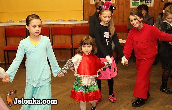 roztanczony-jelonek-w-rytmach-karnawau-video-25674