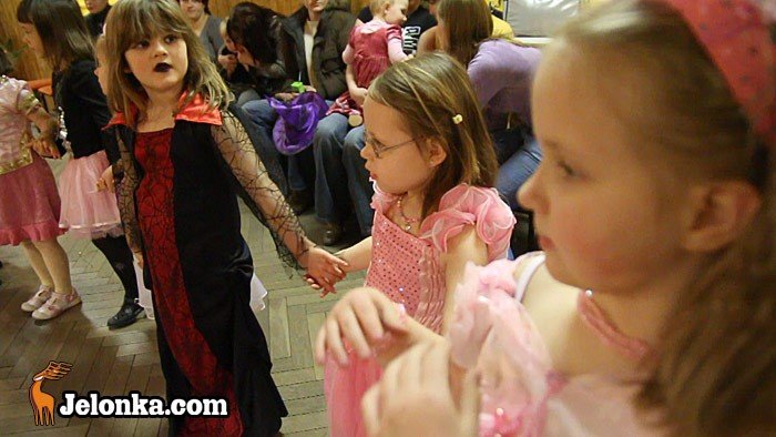 roztanczony-jelonek-w-rytmach-karnawau-video-25674