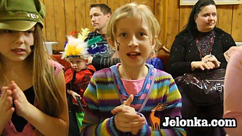 roztanczony-jelonek-w-rytmach-karnawau-video-25674