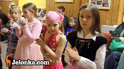 roztanczony-jelonek-w-rytmach-karnawau-video-25674