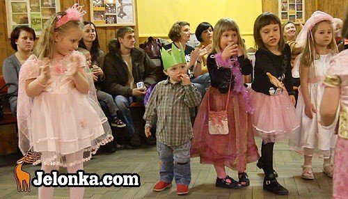 roztanczony-jelonek-w-rytmach-karnawau-video-25674
