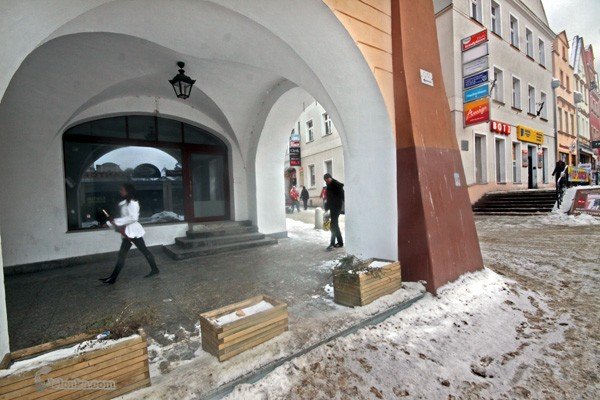 o-jeden-lokal-mniej-pod-arkadami-25723