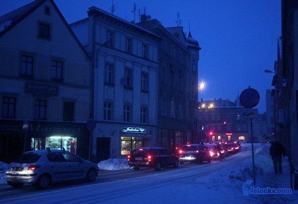 Zakorkowana ulica Wolności. Wielu kierowców twierdzi, że obwodnica nie udrożni wielu traktów w Jeleniej Górze