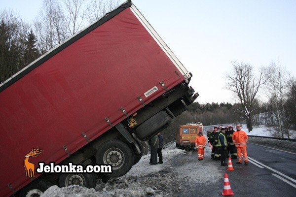 tir-w-rowie-horror-na-trzydziestce-25765