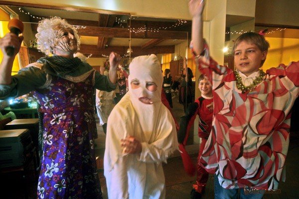 diabe-z-wiedzma-poszli-w-tan-25796