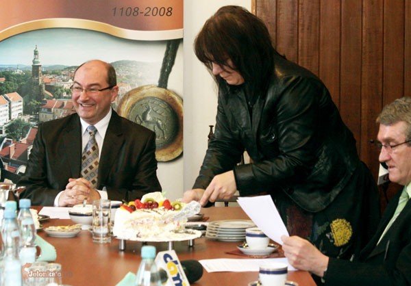 bo-do-szczescia-trzeba-trojga-26082