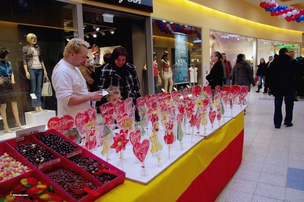 natarcie-na-galerie-tesco-26185