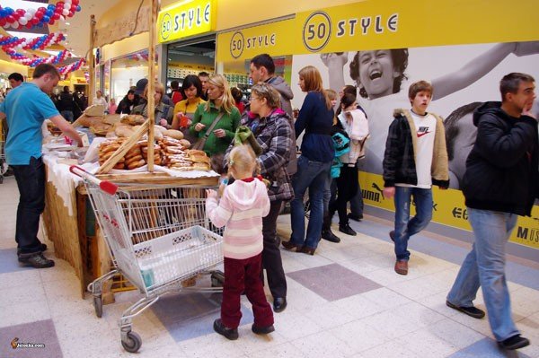 natarcie-na-galerie-tesco-26185