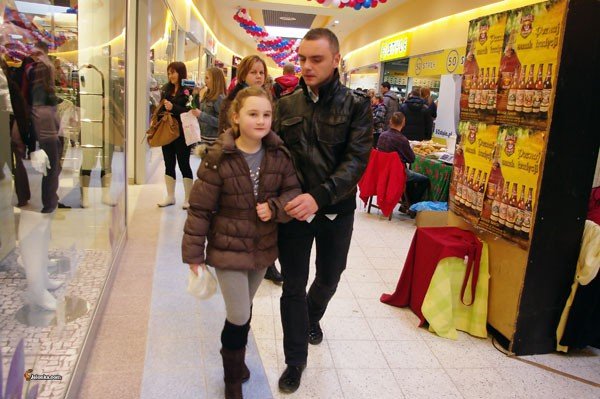 natarcie-na-galerie-tesco-26185