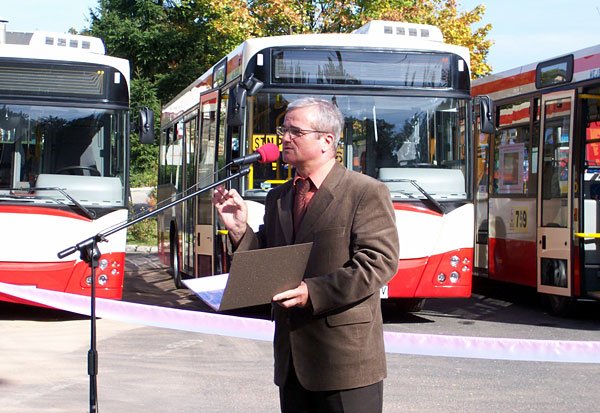 pasazer-poza-autobusem-2622