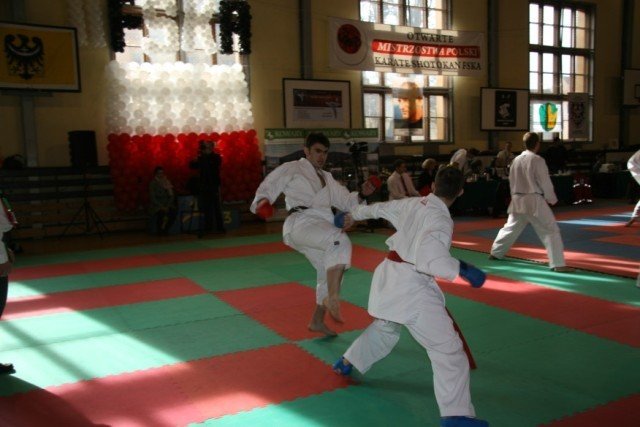 piec-medali-karatekow-na-mistrzostwach-w-kowarach-26239