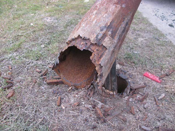 niebezpiecznie-pod-latarnia-26256