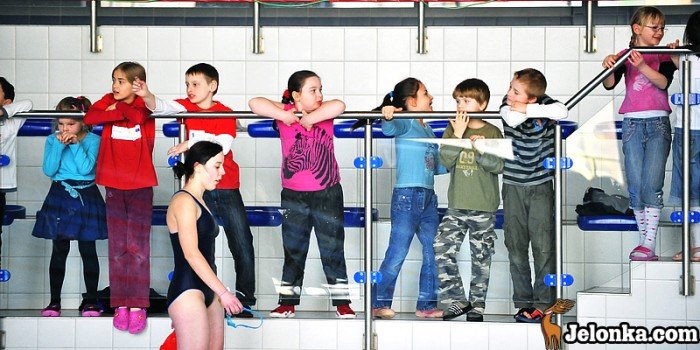 licea-rywalizoway-na-basenie-26275