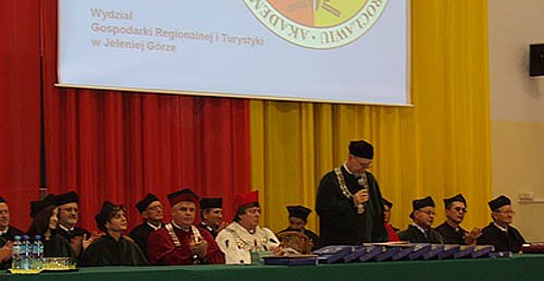 Monika Buciarska, Jarosław Kuczyński i Aleksandra Sieradzka liczą, że po ukończeniu AE dostaną atrakcyjną pracę.