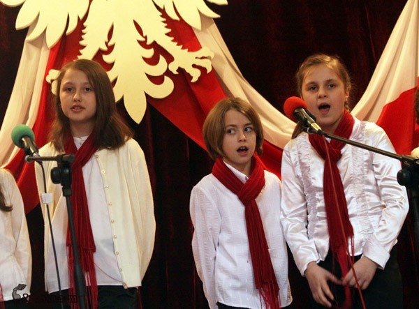 muzyka-z-biaym-orem-w-tle-wyniki-26443