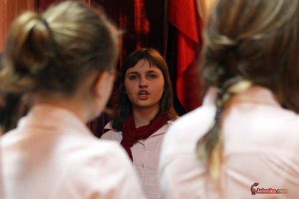 muzyka-z-biaym-orem-w-tle-wyniki-26443