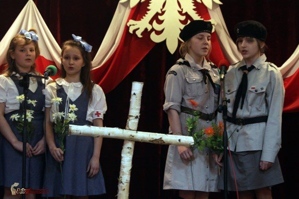 muzyka-z-biaym-orem-w-tle-wyniki-26443