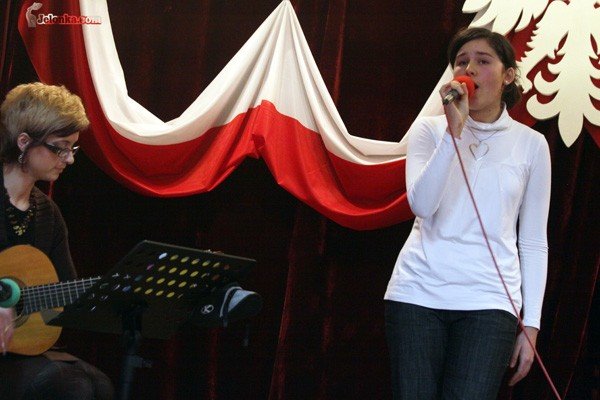 muzyka-z-biaym-orem-w-tle-wyniki-26443
