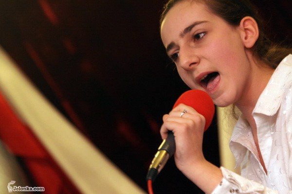muzyka-z-biaym-orem-w-tle-wyniki-26443