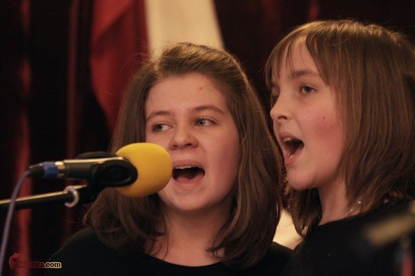 muzyka-z-biaym-orem-w-tle-wyniki-26443